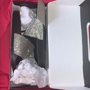 Fashion nova let it shine slides size 7